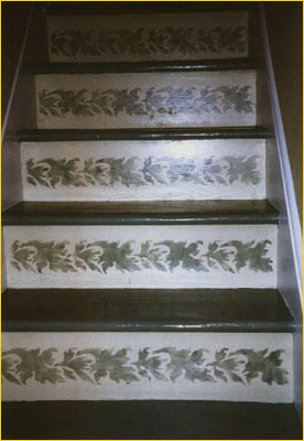 kk-ff-stencil-stairs.jpg (32589 bytes)