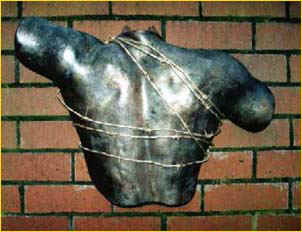nakedart-barbed_entrapment.jpg (24024 bytes)